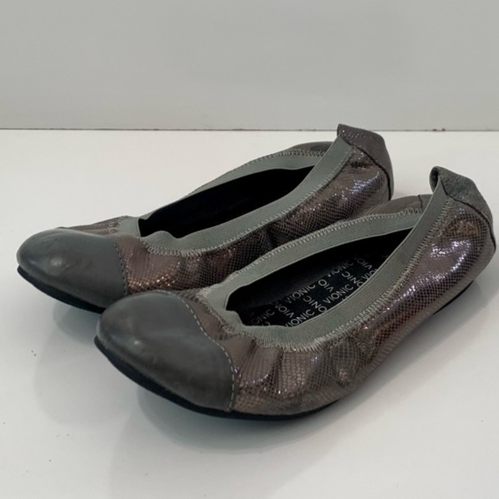 🍀3/$30 VIONIC Allora Ballet Flat Silver Gray Cap Toe Shoe metallic rounded toe 6
